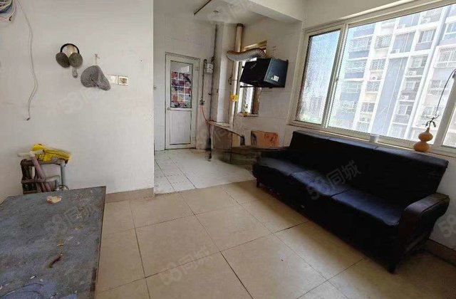 朝南 超低密度 中间好楼层 精装可拎包入住 电梯房 商品房