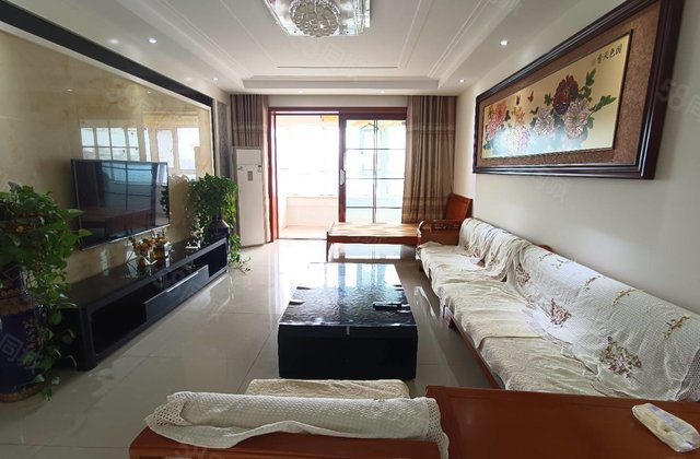 急售月亮湾元宝户型 车位     香江颐馨园市中心医院附近