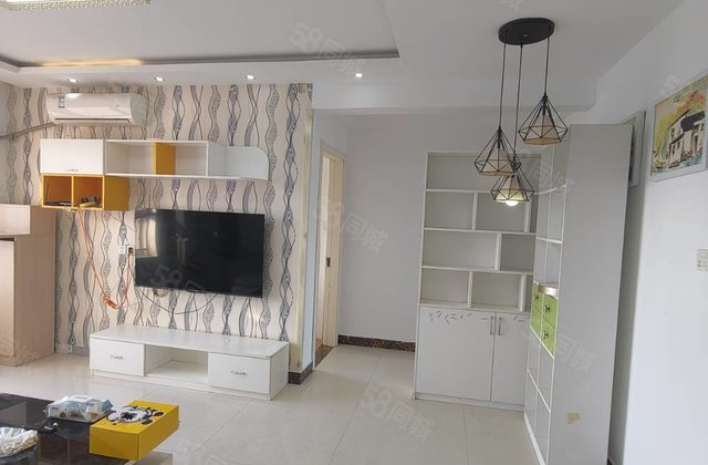 新出水岸花语，三室两厅带车位，随时看房。