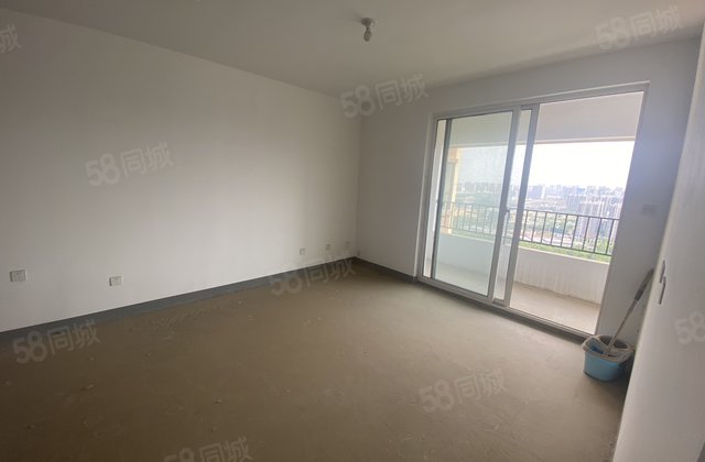 新房未住 送车位 证过2年 电梯3室 阿尔卡迪亚