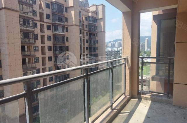 龙地华府4室2厅137.99㎡108万二手房图片