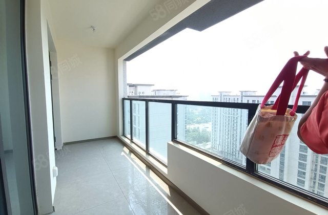 城市玖玺北区 三室两厅两卫全装新房未住带车储 实验 孟达