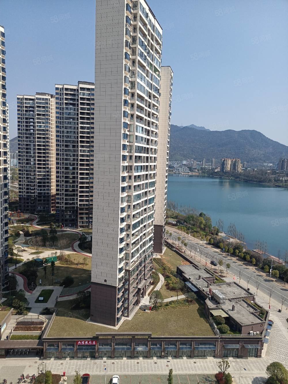 合一福东江首府3室2厅2卫126㎡南北64万