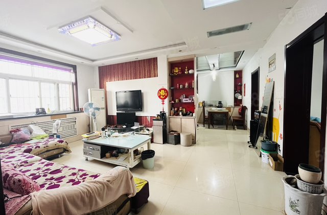 香江 万达 铁投金辰旁 单价5000多中层 三室朝阳 送车储