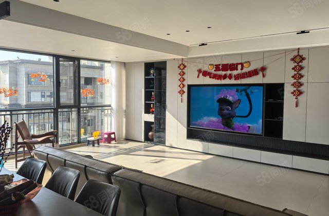 翡翠华庭5室2厅163㎡133万二手房图片