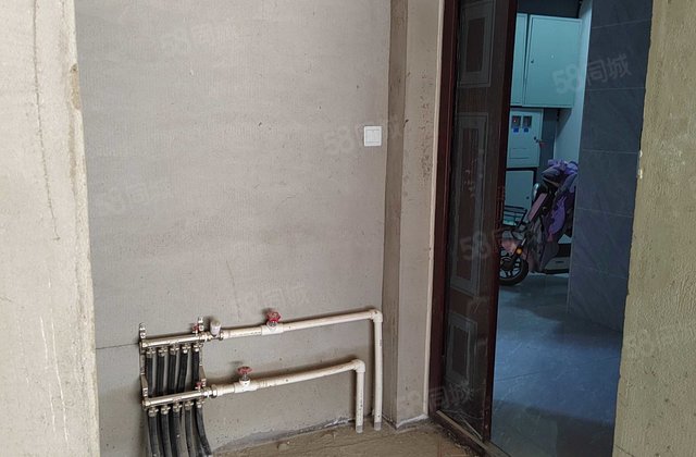 万友凯旋城4室2厅169.95㎡115万二手房图片