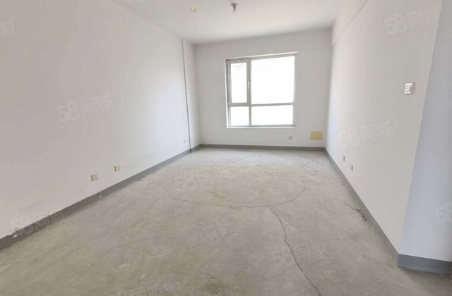 紧邻东昌路，公园北邻宝徕花园，新房未住两室两厅