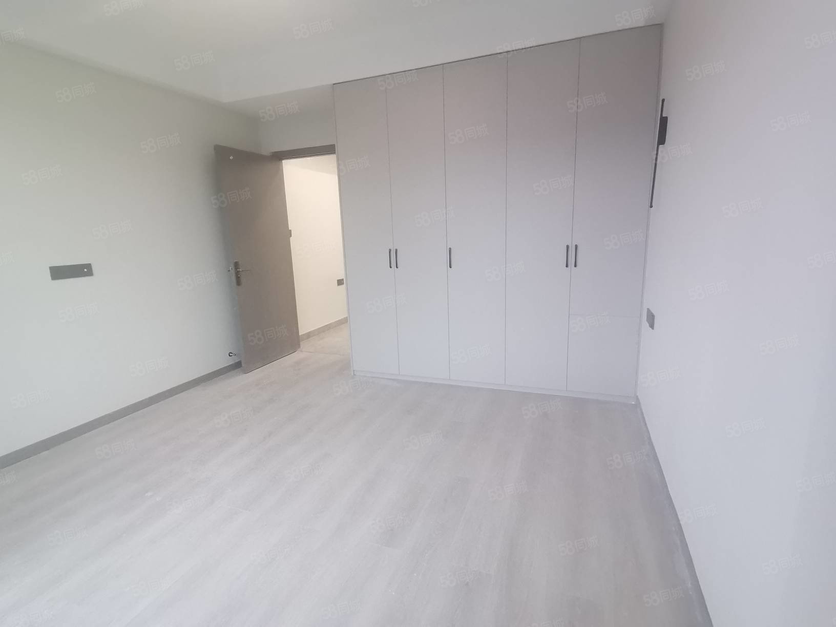 翠光一区3室2厅2卫104㎡南北78万