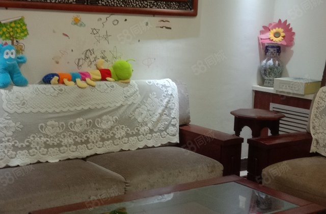 房东急售 中间楼层采光好 购物方便 医疗配套成熟 诚意出