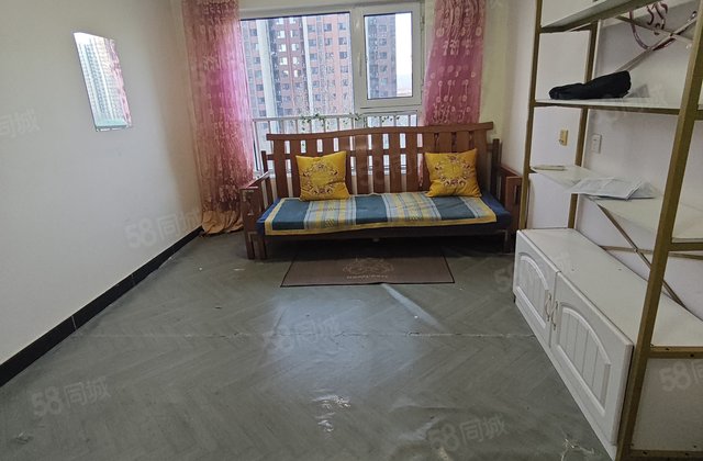 红山郡2室1厅64.66㎡140万二手房图片