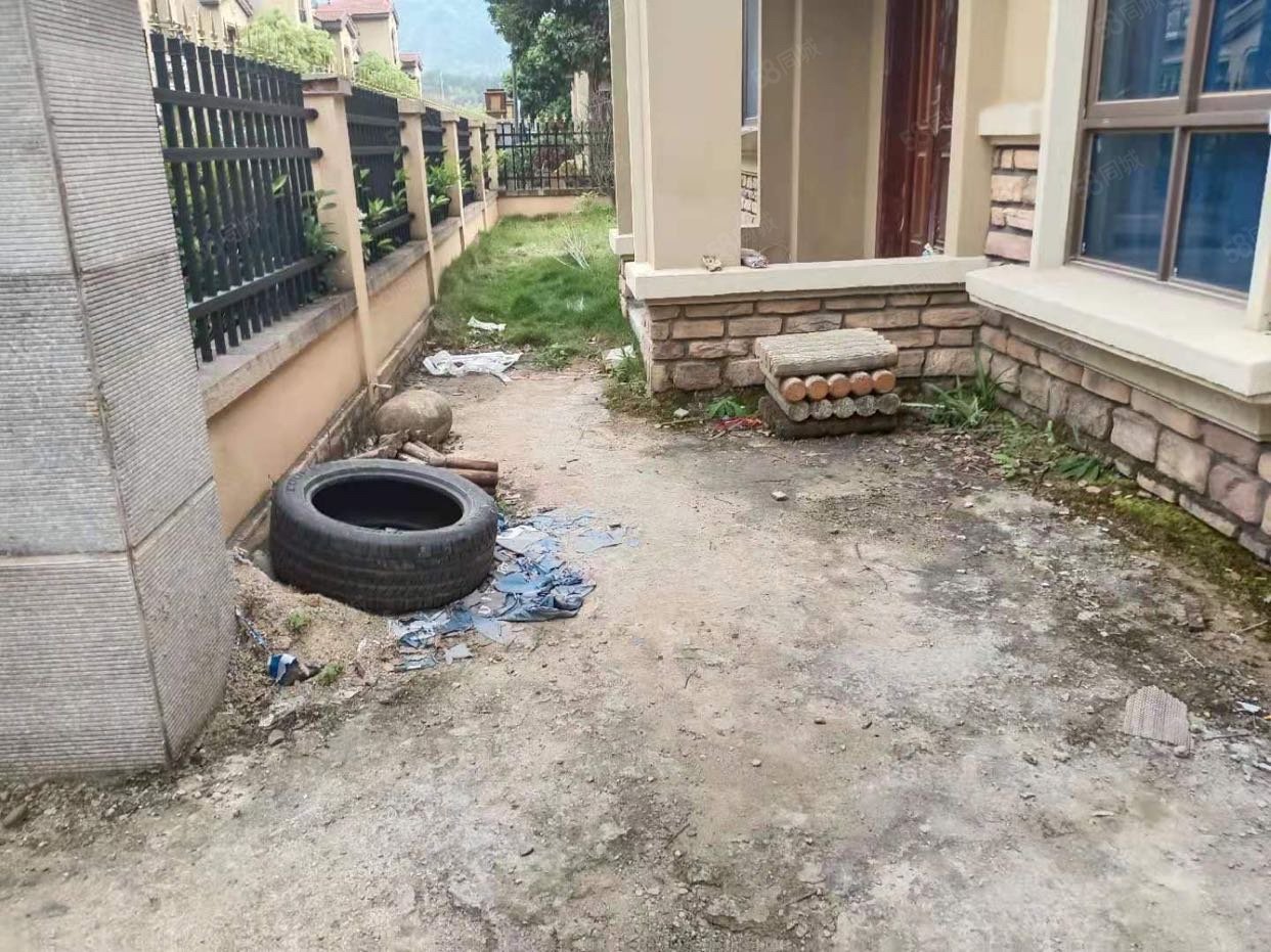 武夷山碧桂园6室1厅3卫360㎡北320万