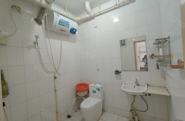 38.9W 90平，万达旁，多层地暖房，小区随便停车金丰苑