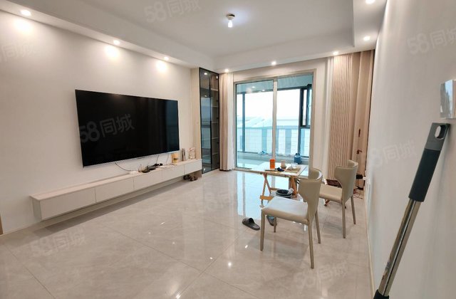 房东急售！5层电梯真洋房！精装修 前排无遮挡！送车位送储藏室