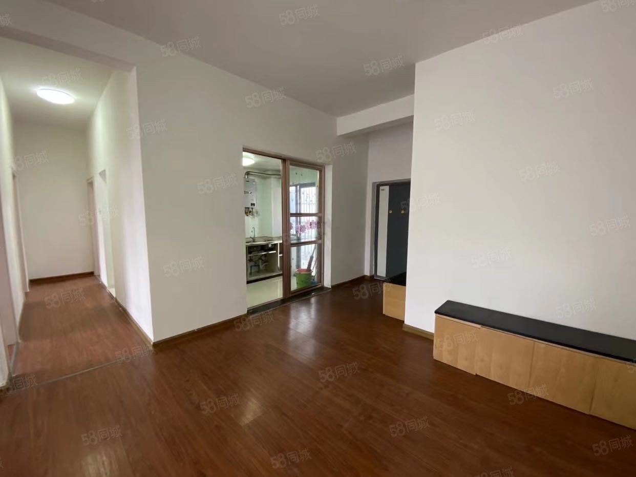 巨人印象小区3室2厅2卫109.84㎡南45万