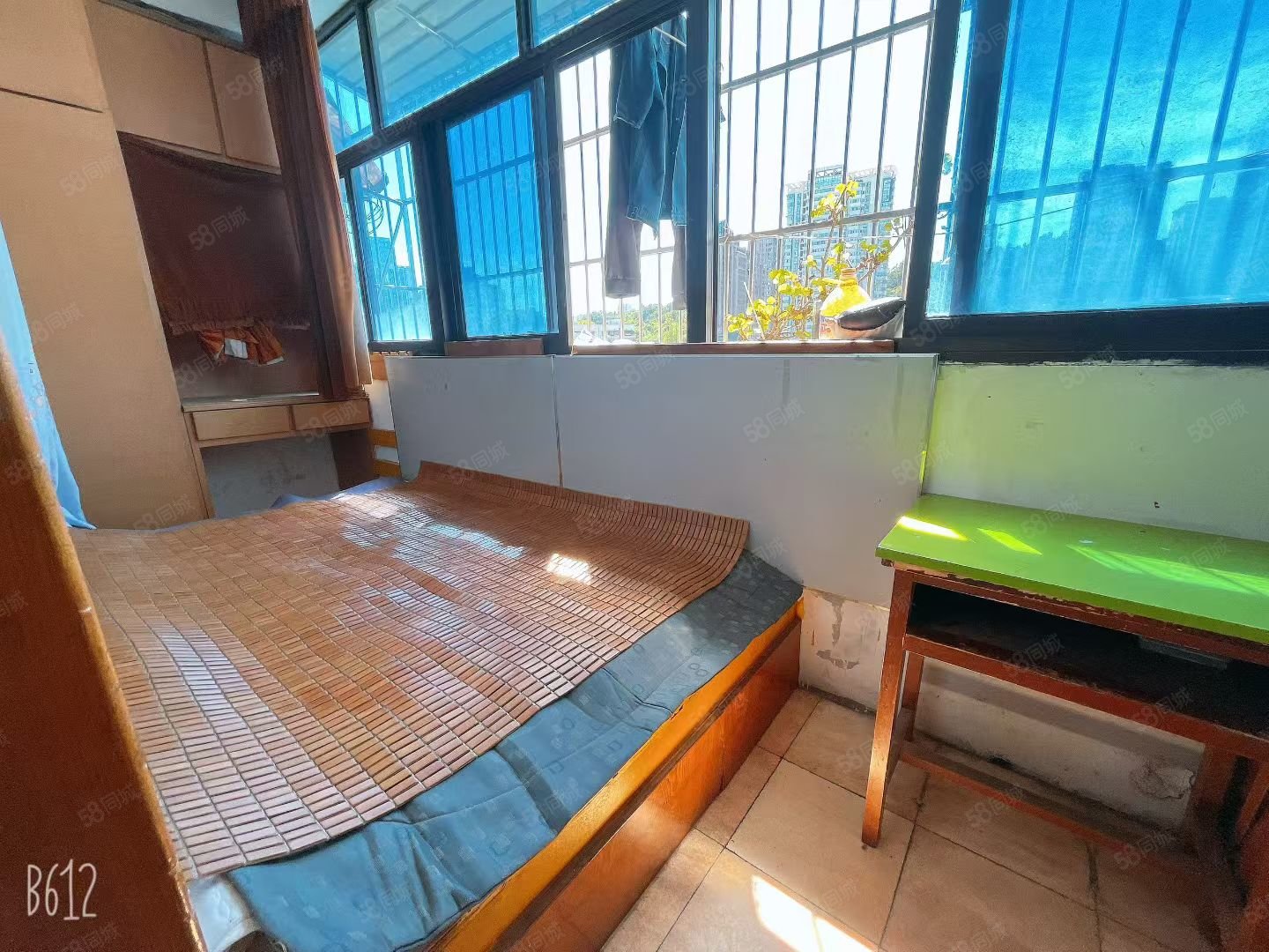 沿河小区3室2厅1卫70㎡南北27.8万