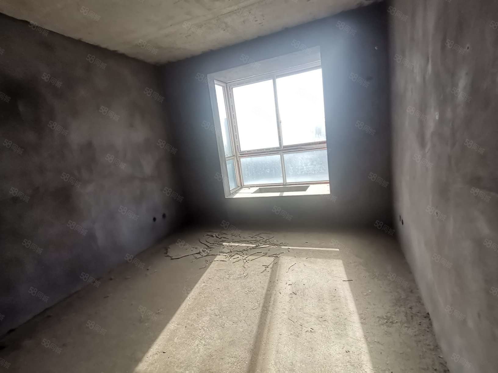 皓景丽苑3室2厅2卫118.68㎡南北53.8万