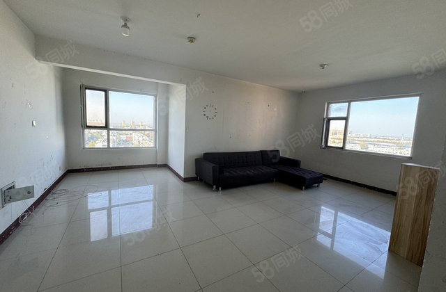 新城邦 香格里三室两厅 72万送地下室水岸新城 万豪