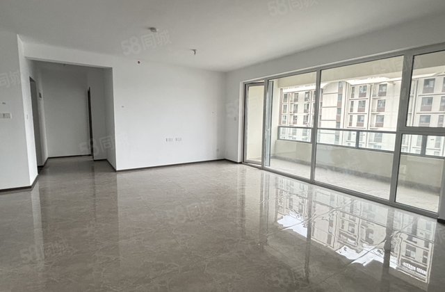 桃李天阅一期带车位储藏室小高层边户，好楼层可做四室两厅两卫