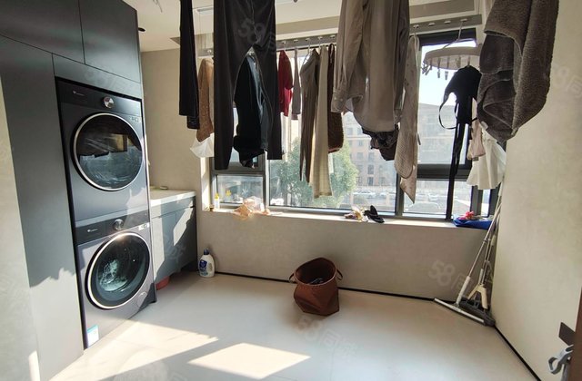 华盛中央公馆4室2厅139.68㎡190万二手房图片