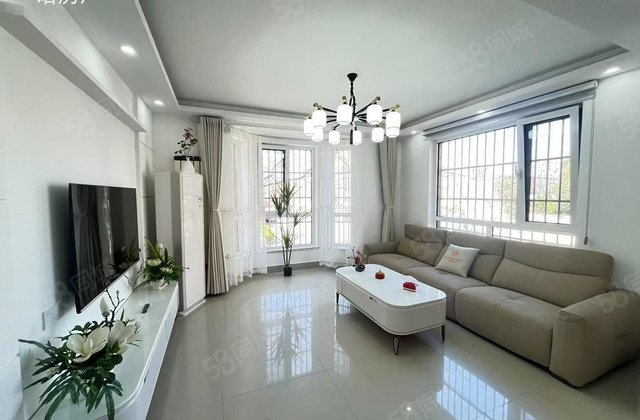 出门即湖边 城市主人洋房 一楼精装 免大税带储 看房有钥匙