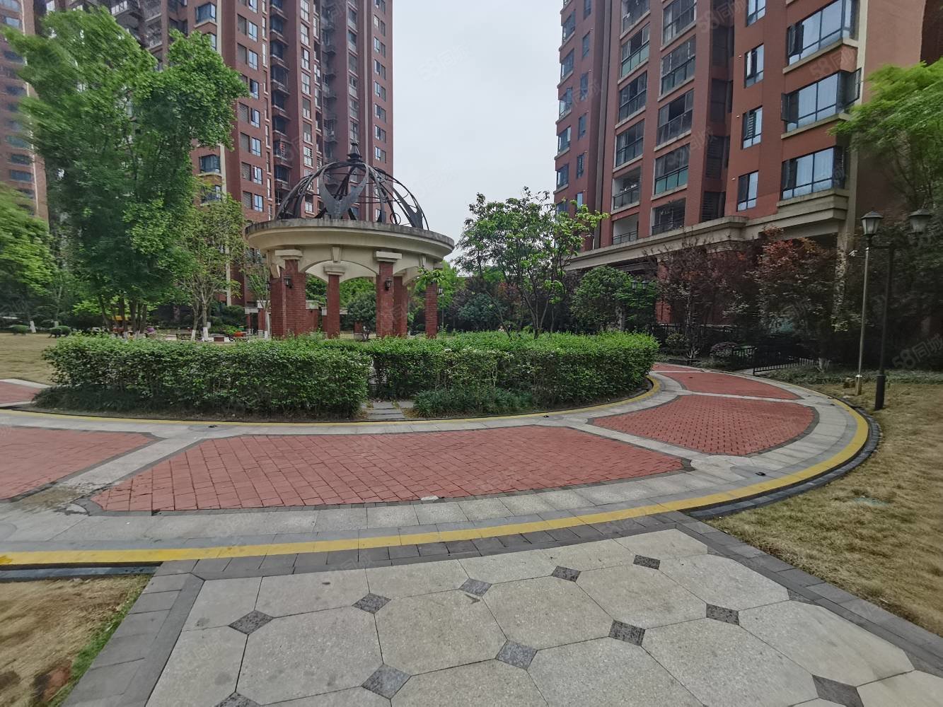 大足君悦广场旁4室2厅精装房家具家电齐全代大阳台,国兴海棠国际(三期