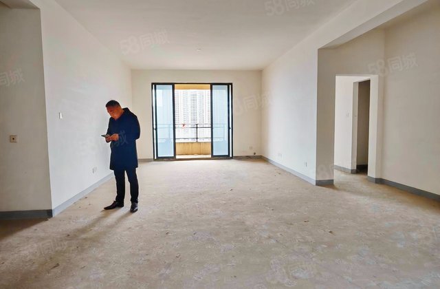 绿地国际博览城海珀九龙4室2厅186.8㎡200万二手房图片