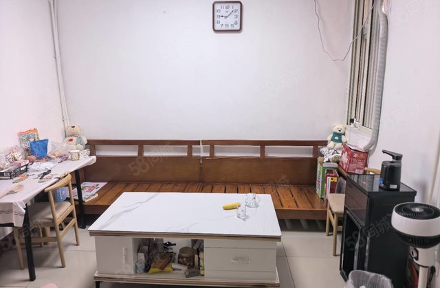 老文轩，多层电梯洋房，距离一中外国语都近。享受12年  教育