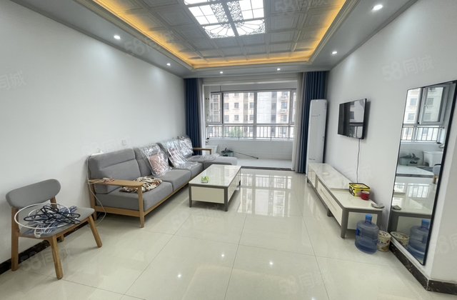 距离湖边500  温馨两居室 精装修，拎包入住带储免大税