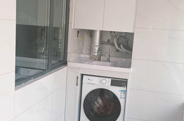 荣盛水岸花语 近医院 商业配套成熟 刚需小三居