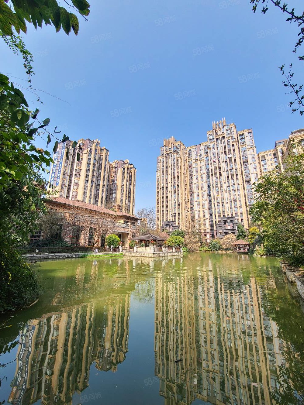 鹭湖国际4室2厅2卫128㎡东南69.8万