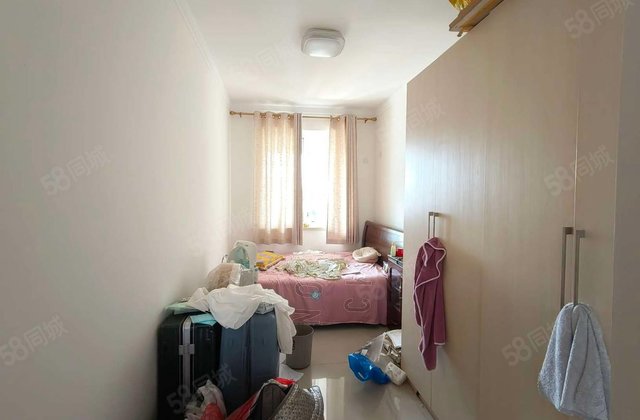 高档社区月亮湾C区三室两厅两卫153平仅售138带车位地下室