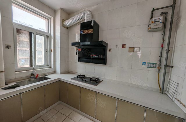 欧景丽都振兴路，三室两厅两卫，送车库，中间好楼层，全天采光