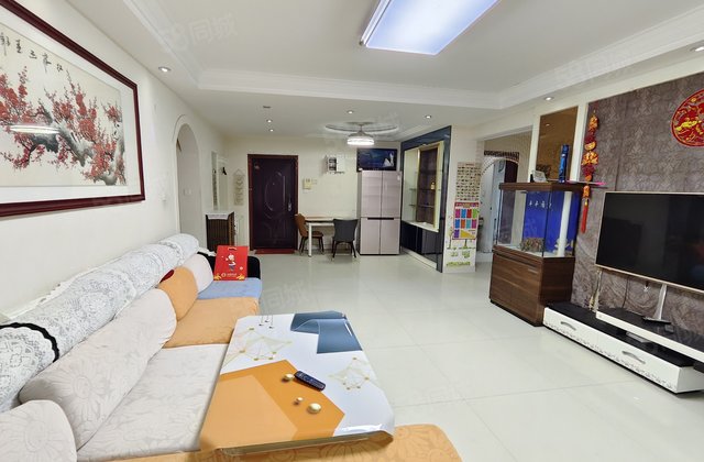 区政府南临电梯6楼三室带车位地下室免大税可按揭