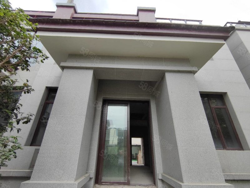 新兴别墅整幢三层送小车位带地皮