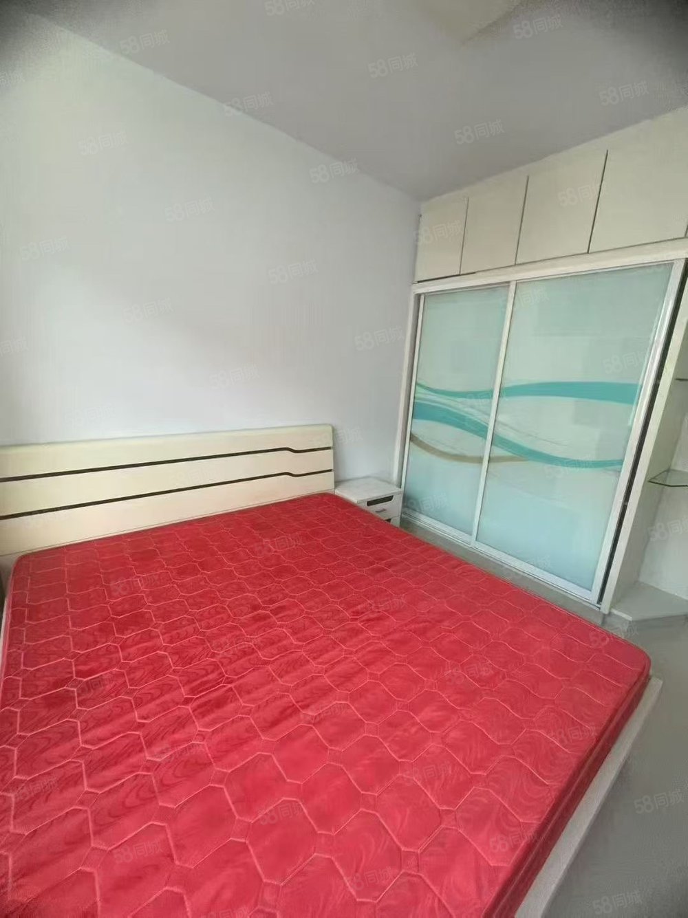 东方新天地2室2厅1卫90㎡南北28万