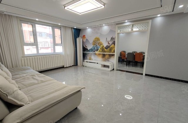 湖边，沙滩浴场，城市主人观澜一品，东方双语世博园三楼送储车位