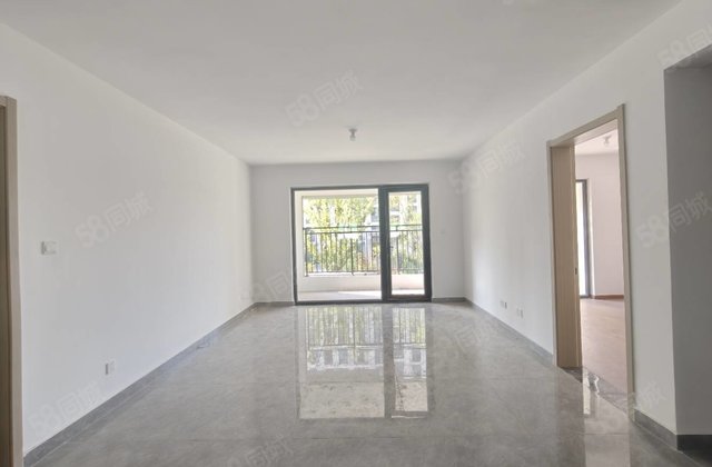 二中附近锦绣学府翡丽湾儒辰辰悦四室两厅两卫双阳台新房未住