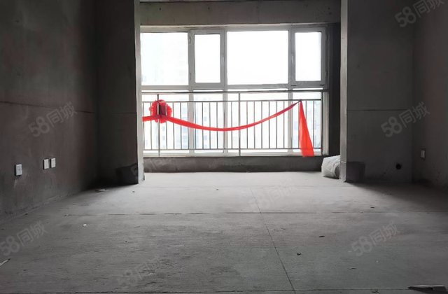 龙盛乾园4室2厅158㎡98.9万二手房图片