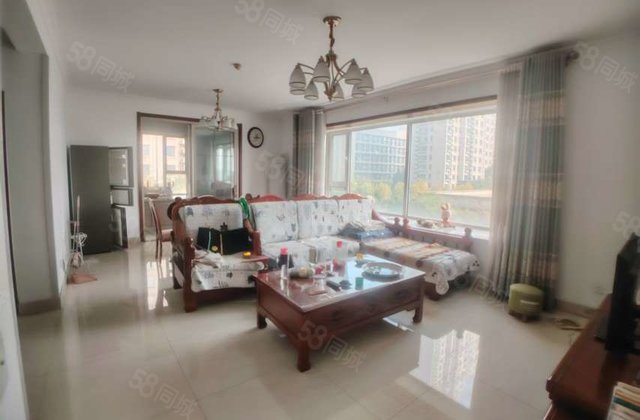 急售，昌润莲城大平层，东边户，带车位储，三室双卫，东苑中学