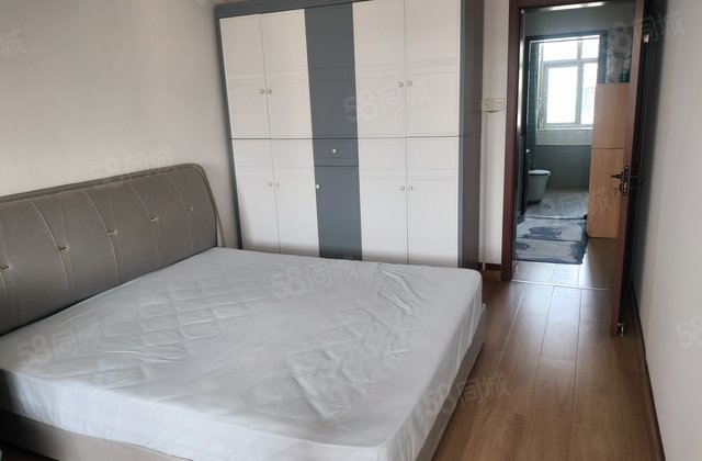 市医院东昌湖边，电梯三室朝阳98万，车位充足 中通时代豪园