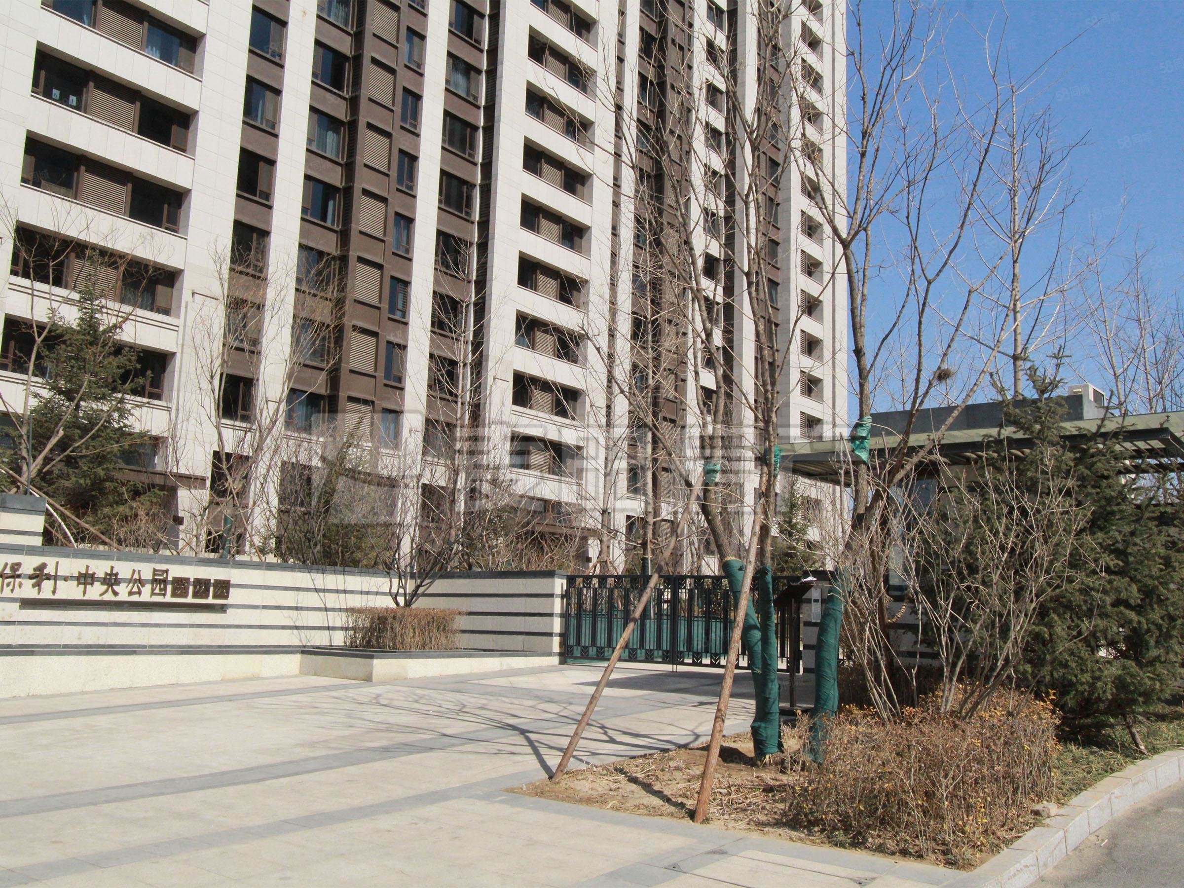 保利中央公园4室2厅2卫145㎡南北1800万