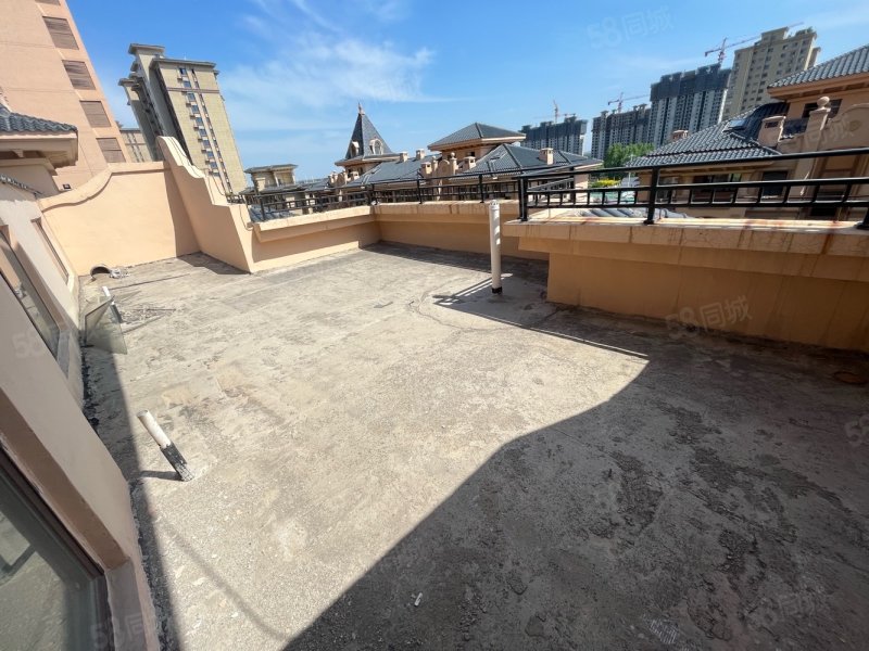 豪华毛坯顶跃带平台5室3厅2卫满足三代人的需求