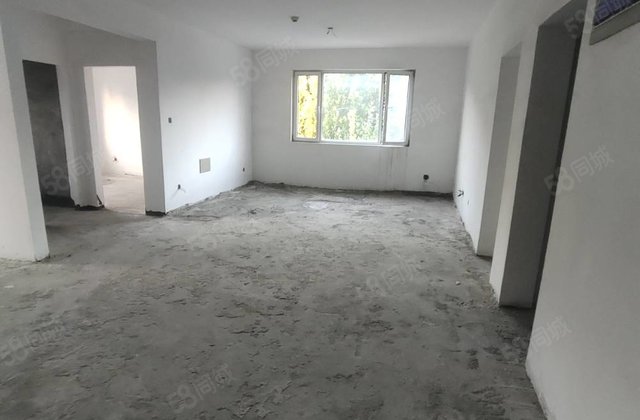 高新区文轩新润花园新房未住东边户，四室双卫送露台送车储。