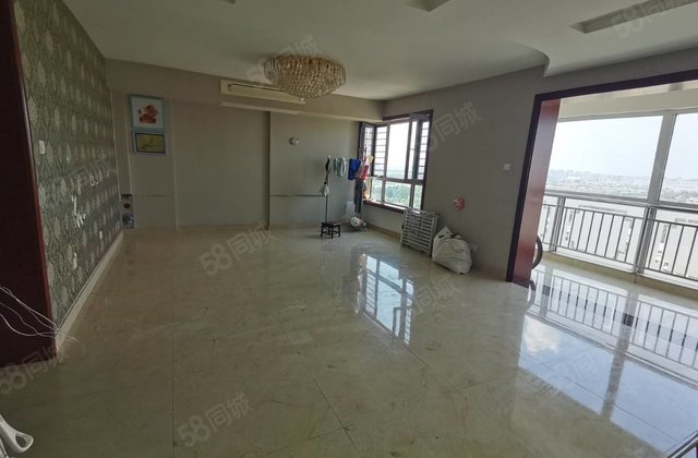 龙湾湖景房边户 4室2厅2卫 精装修 车位 免大税