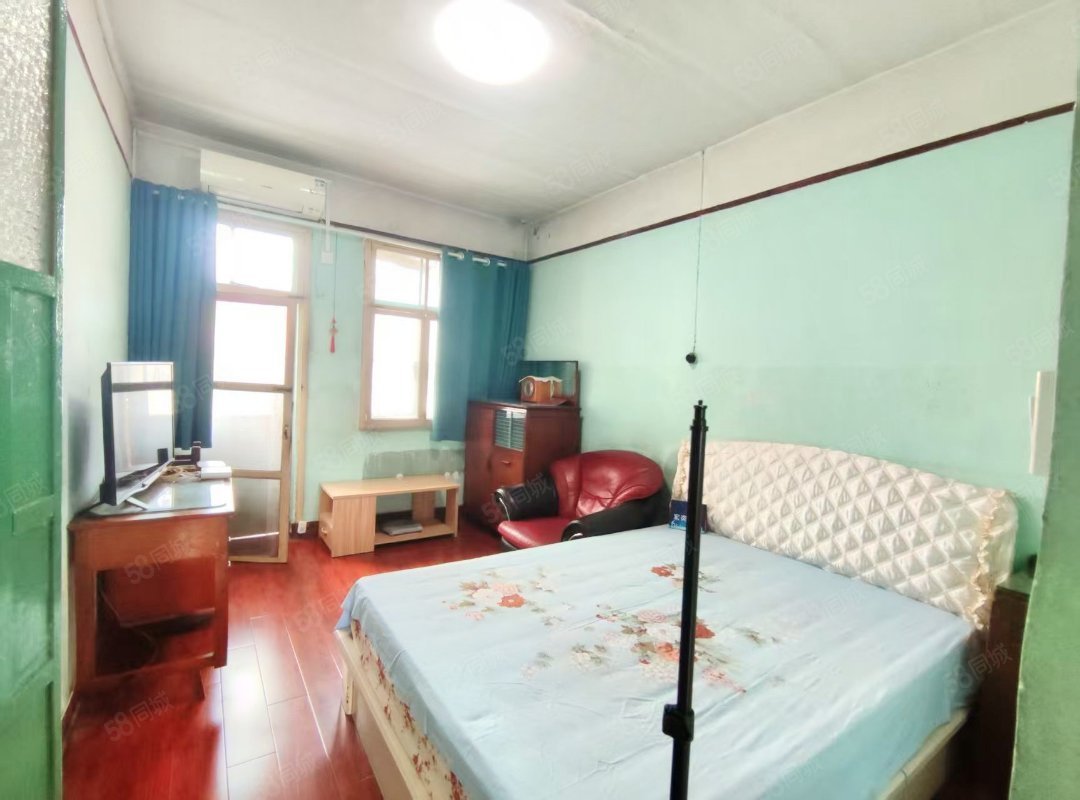 沿河小区2室2厅1卫70㎡南北25万