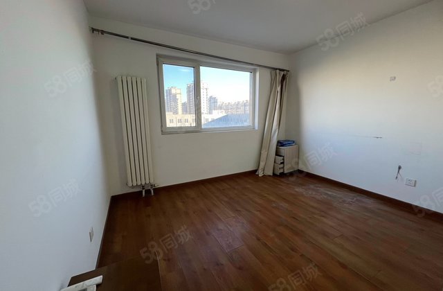 南海雅苑1室1厅61㎡150万二手房图片