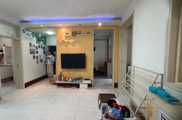 市中心 东昌总校市委 领秀城附近 三室两厅中间楼层 停车方便