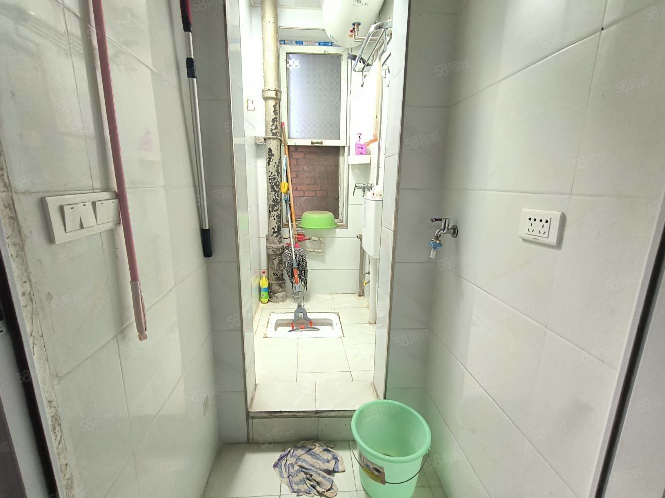 沿河小区4室1厅2卫68㎡南北28.8万