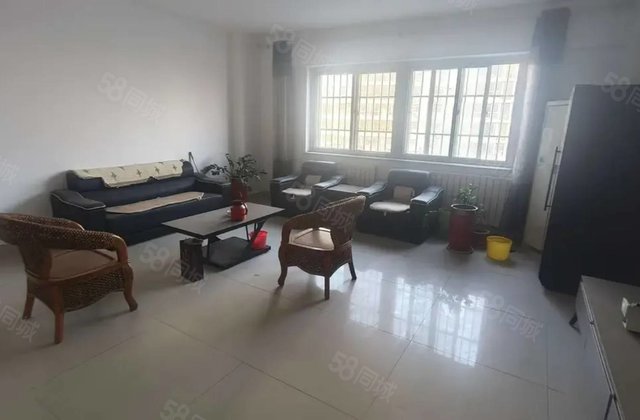 柳泉花园 商品住宅 精装可拎包入住 近医院 南北通透 电梯房