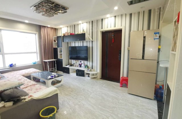 急售 水岸花语 精装婚房大两居，南北通透免大税有车位，可按揭